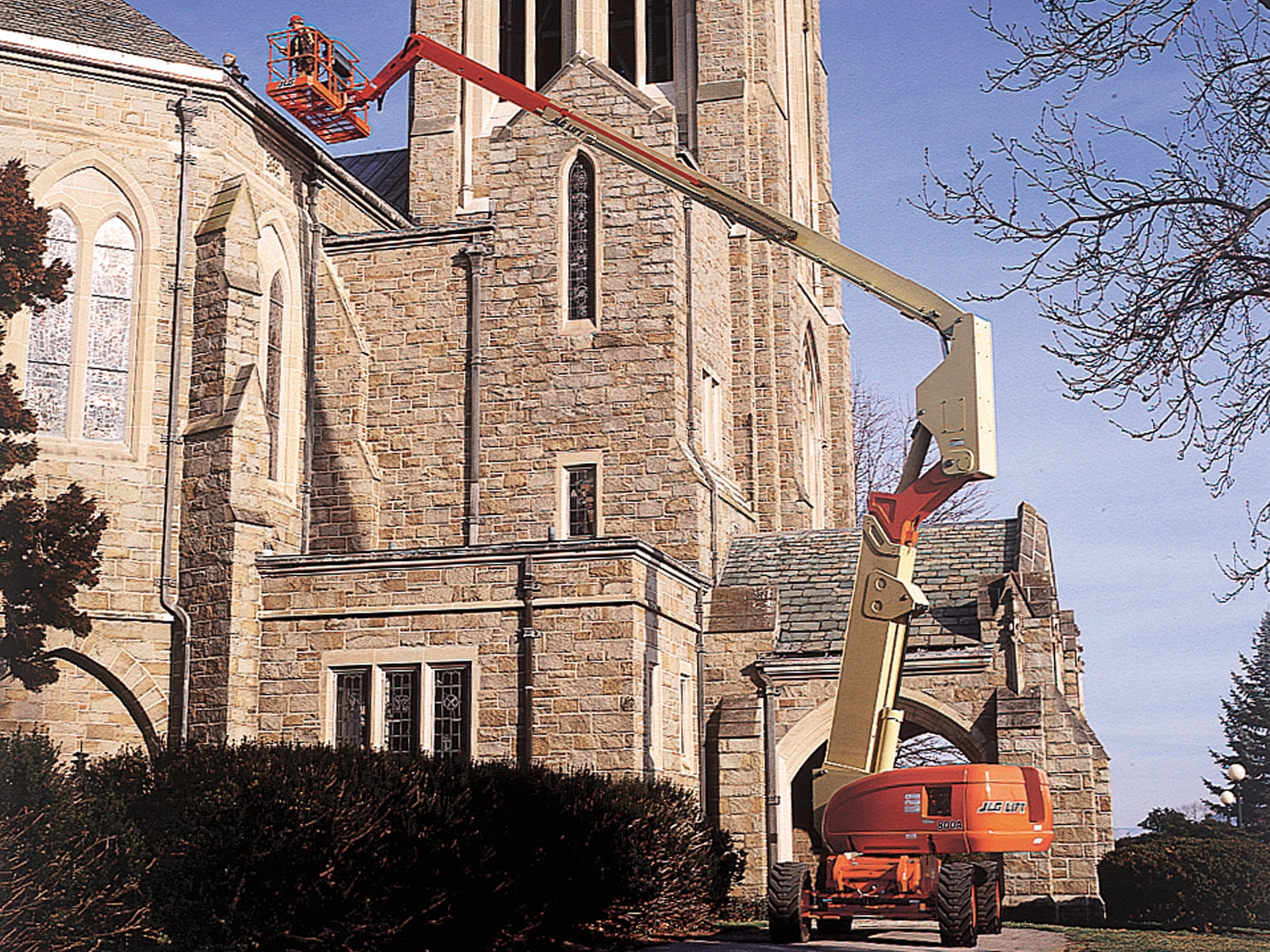 jlg 800a articulating boom lift application