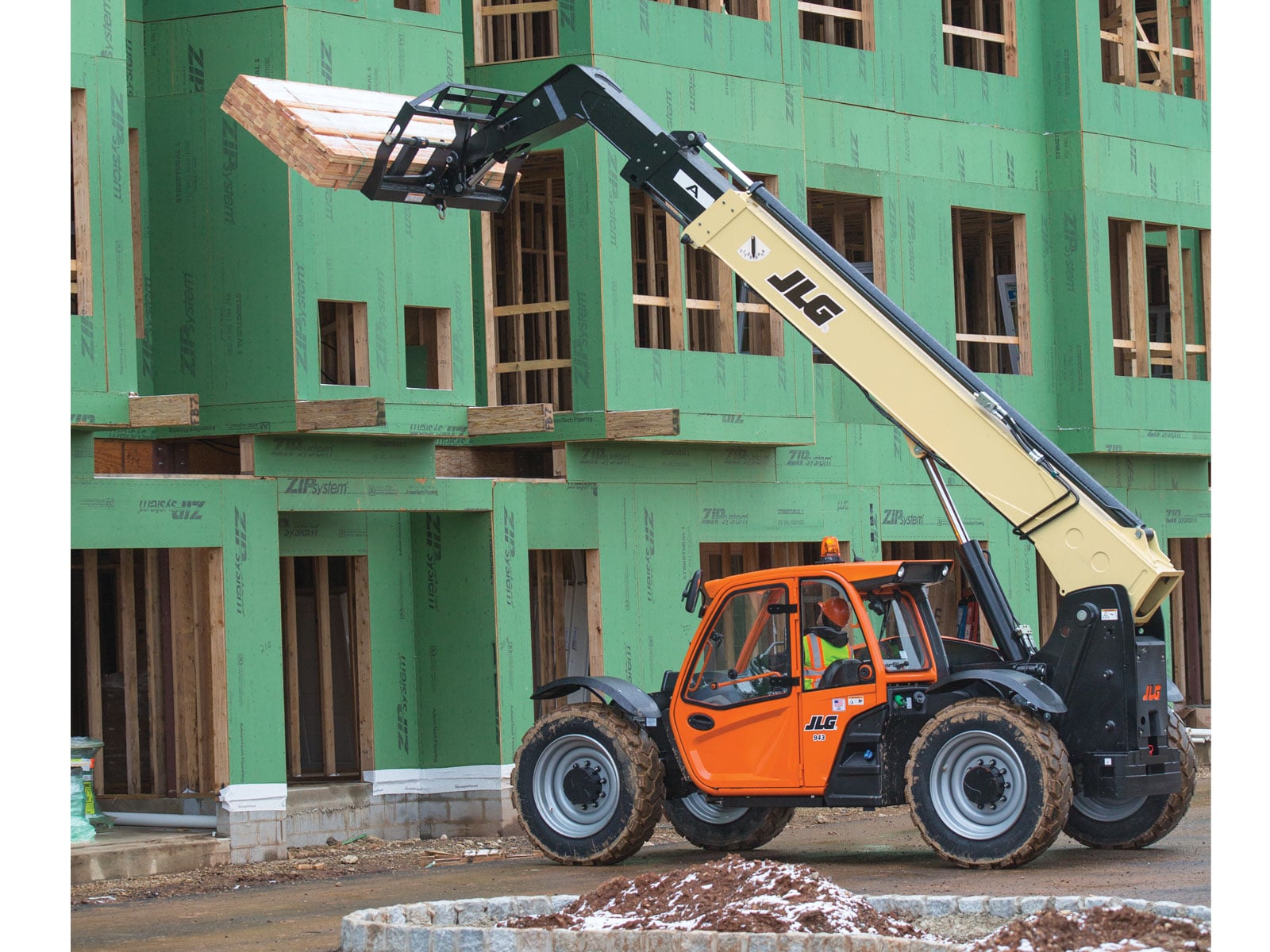 jlg 943 telehandler construction application