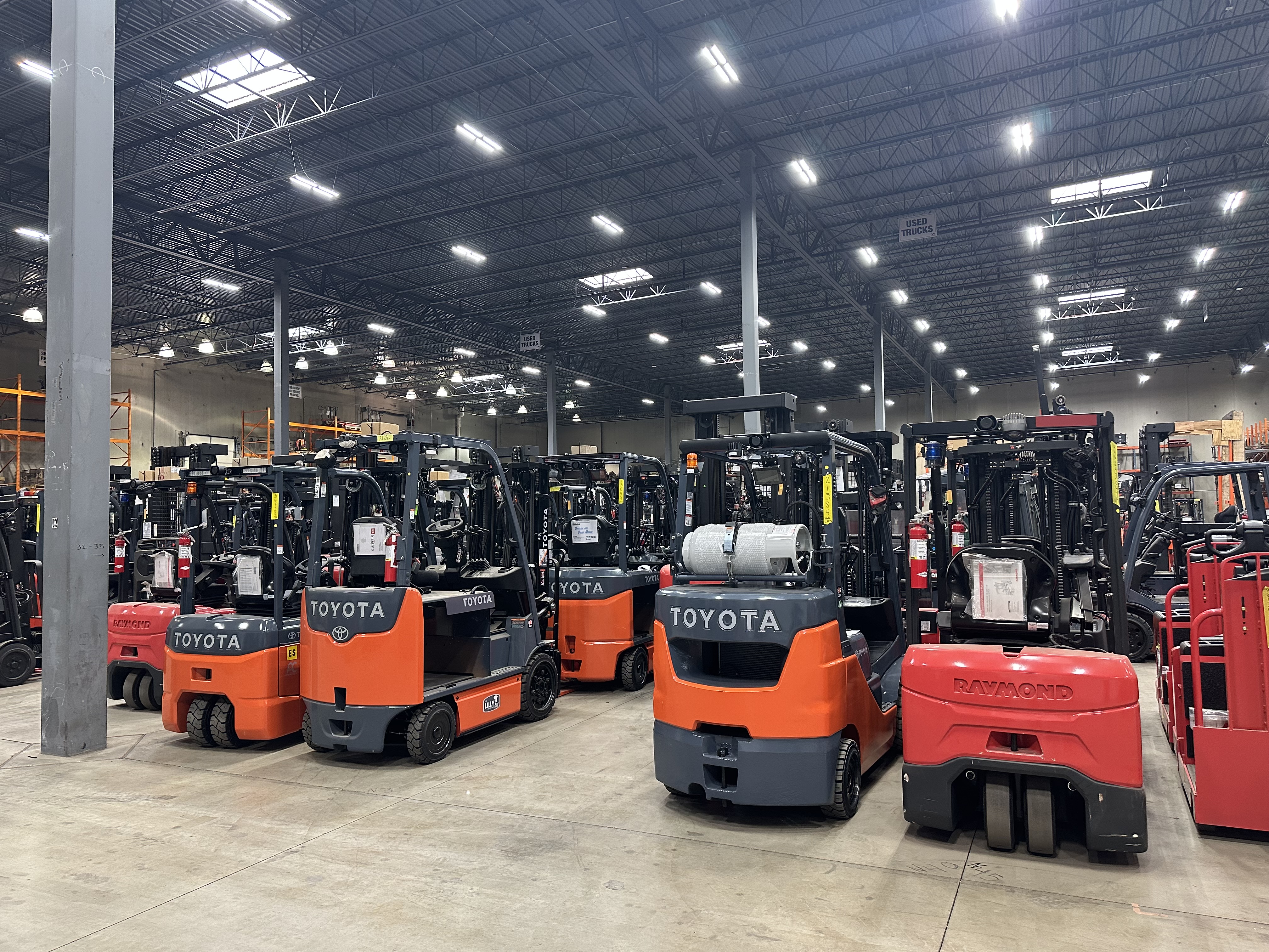 forklifts Raymond toyota
