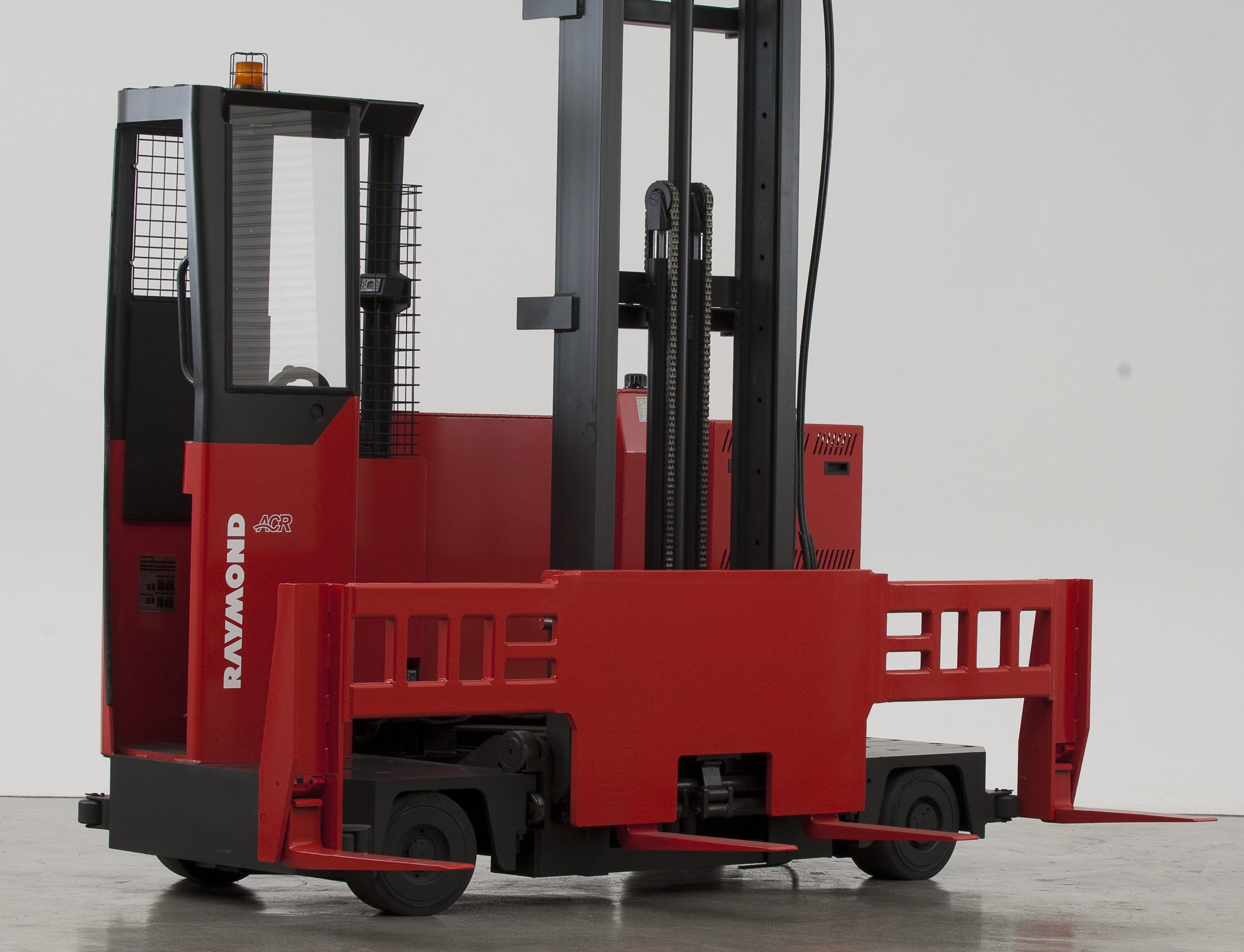 RAYMOND 9300 SIDE LOADER LONG LOAD FORKLIFT » Welch Equipment